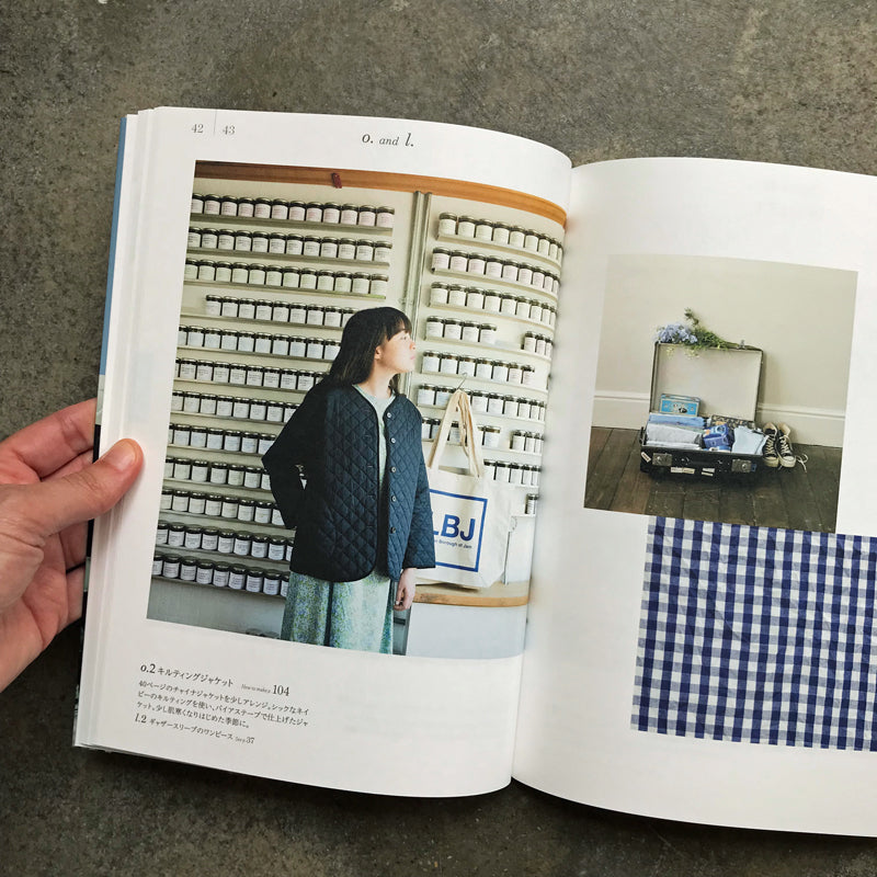 CHECK&STRIPE COLOUR BOOK