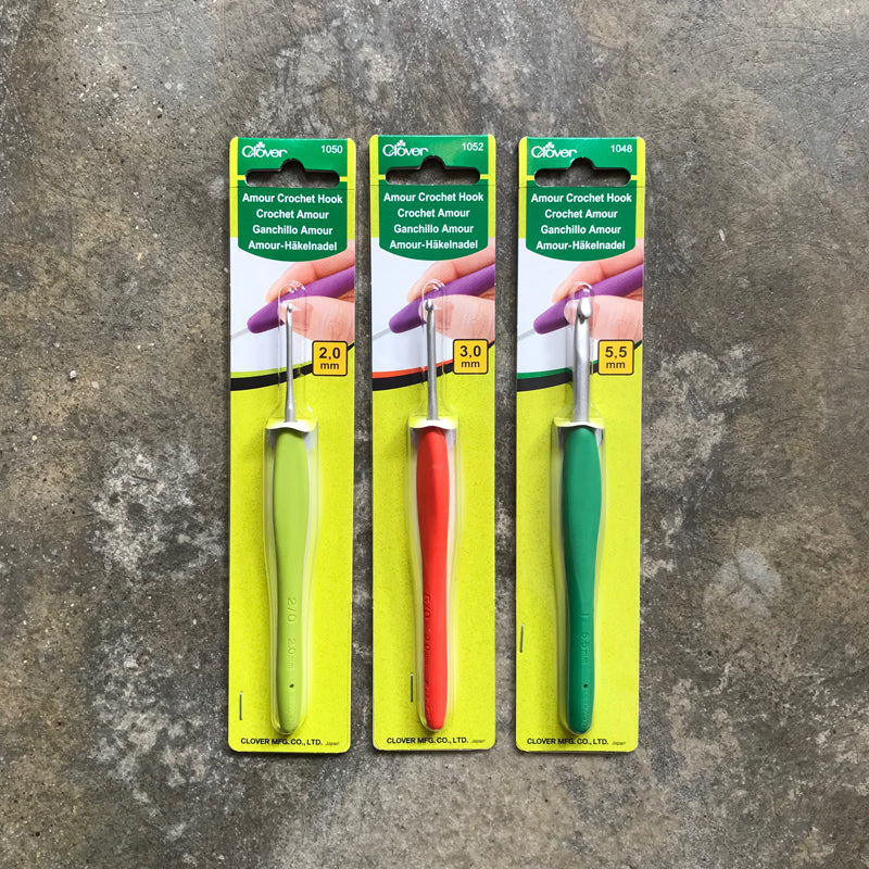 Clover Amour crochet hook
