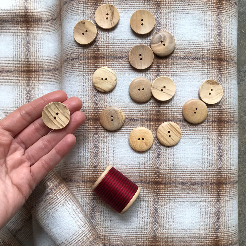 Wood toggle button – Retrosaria