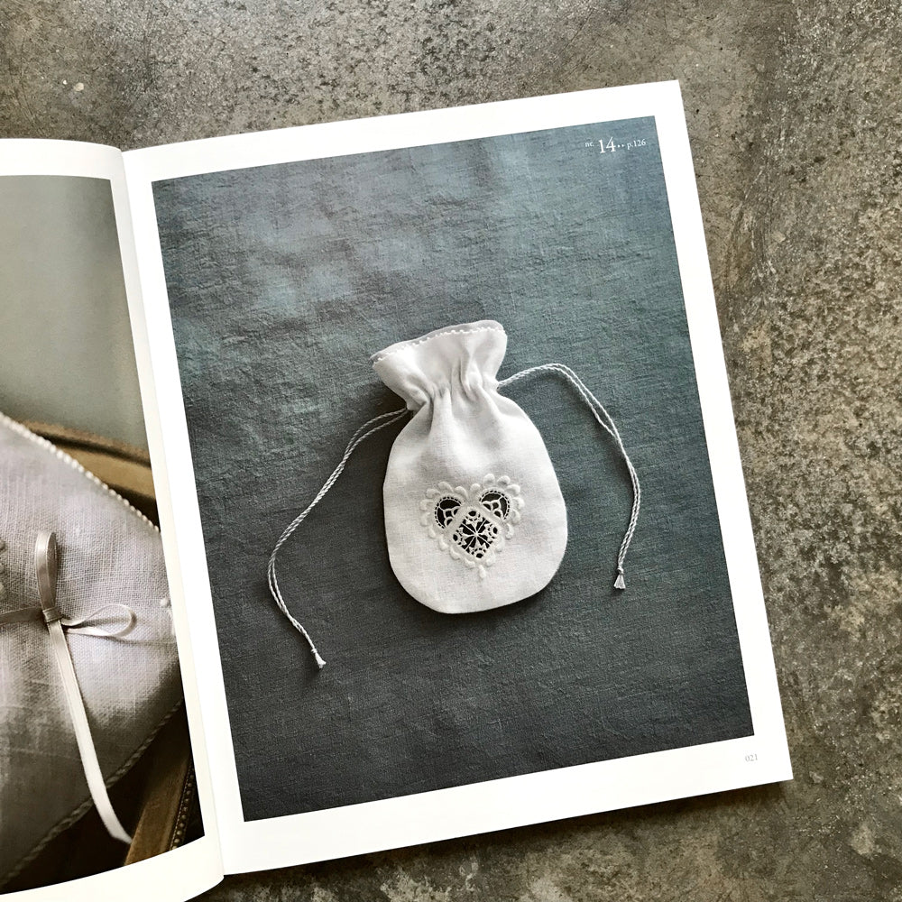 HEDEBØ: Traditional Danish white embroidery | ＨＥＤＥＢＯ　デンマーク伝統の白糸刺繍