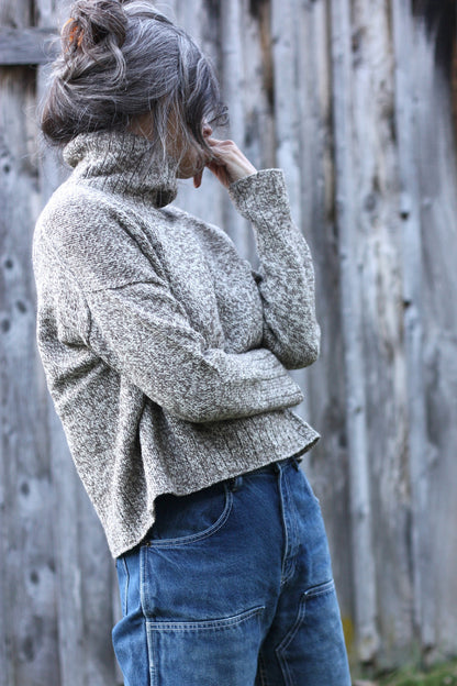 Saltbox Pullover in Vovó 40