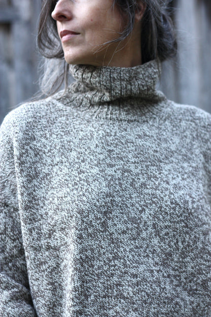 Saltbox Pullover in Vovó 40