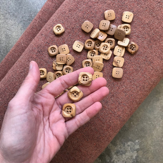 Wooden Buttons 004 wholesale (50pcs)