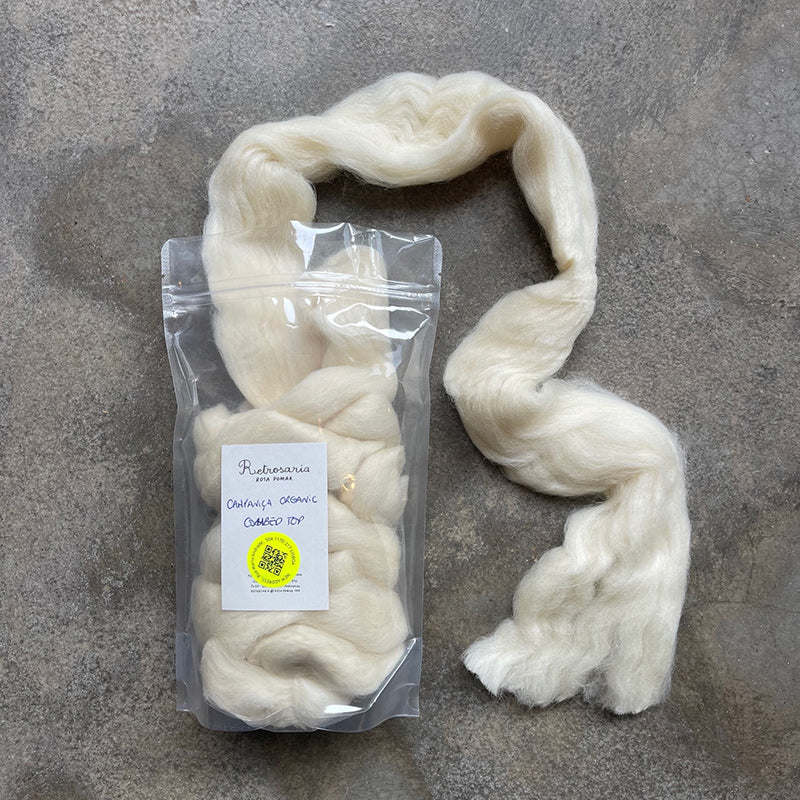 Campaniça wool top for spinning