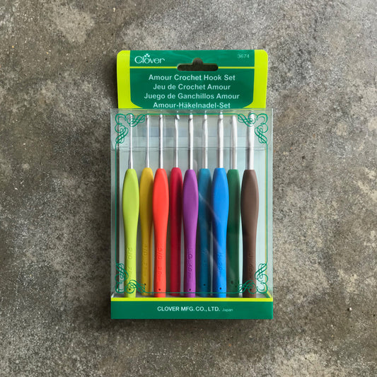 Clover Amour crochet hook set