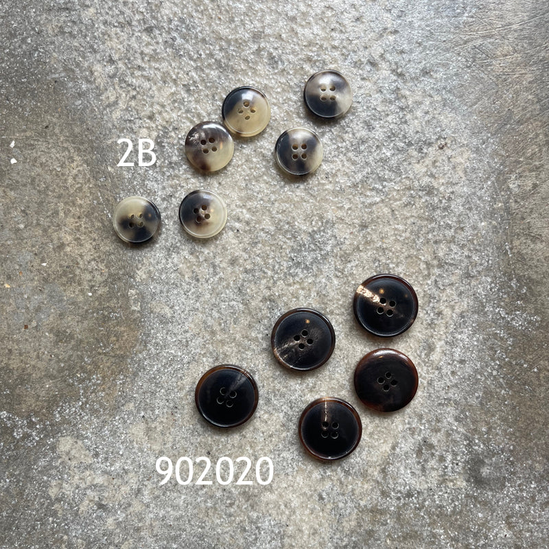 1106 Button Horn Buttons 1106 – Retrosaria