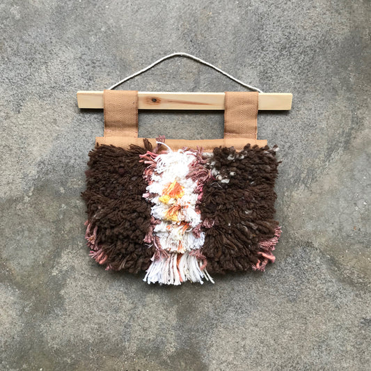Introduction to latch hook tapestry with Andreia Marques