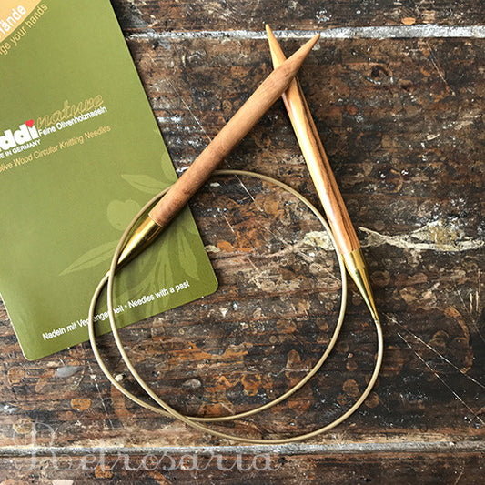 Agulhas circulares de oliveira Addi Fine Olive Wood circular needles