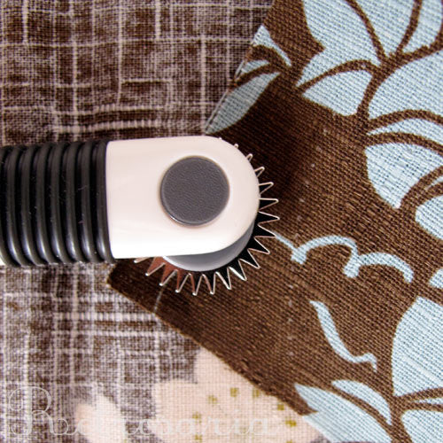 Recortilha - Marcador dentado para tecido | Tracing wheel (serrated edges)